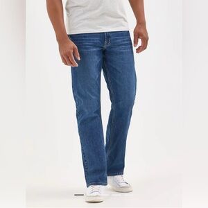 Wrangler 42 x 32 NWT Men's Relaxed Fit Blue Jeans